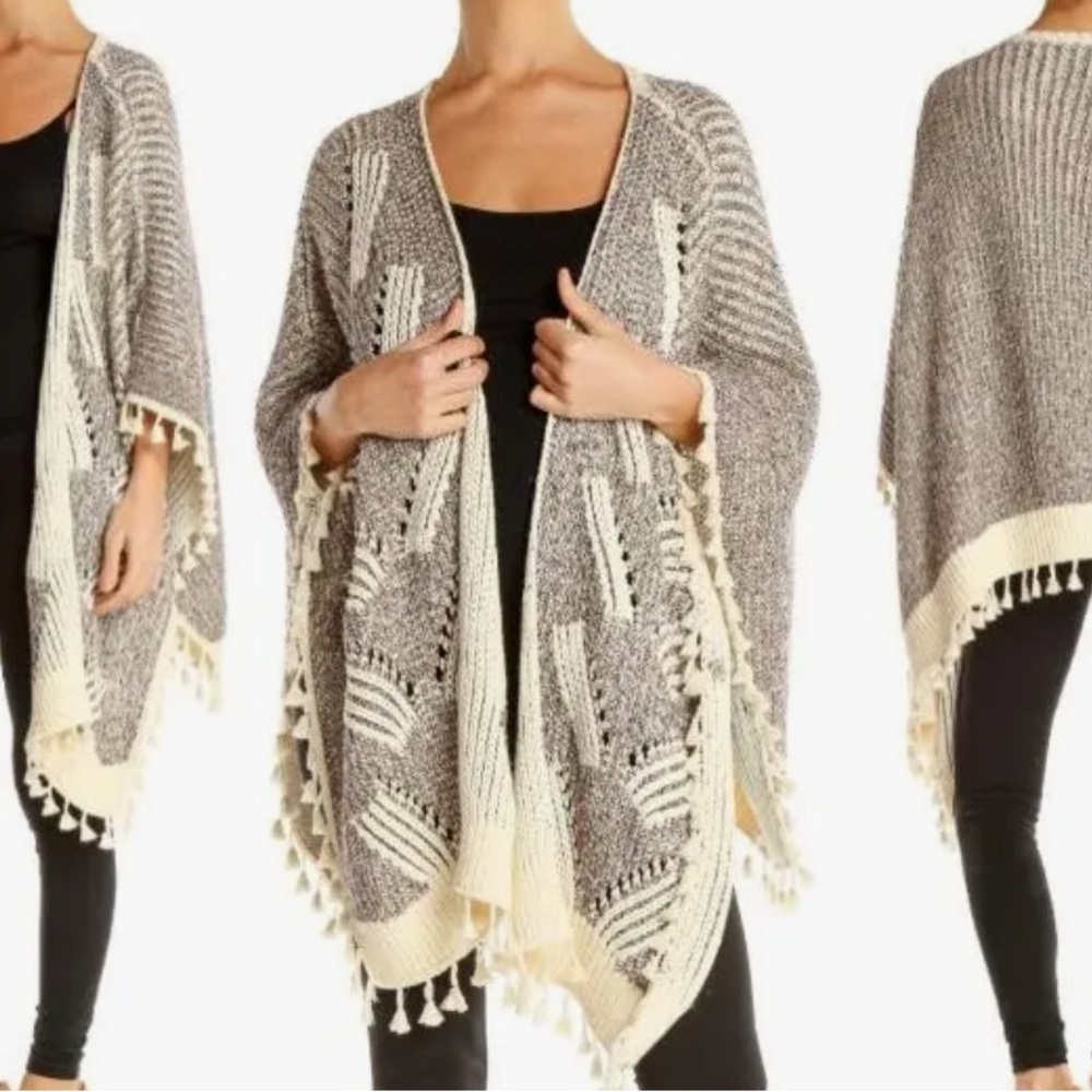 Roffe Anthropologie Eliana Pommed Hem Knit Kimono One Size - Picture 2 of 10